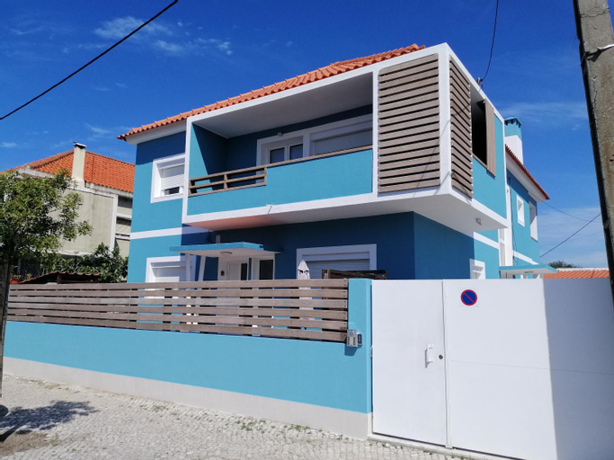 Lisbon Beach Apartments 2, Almada