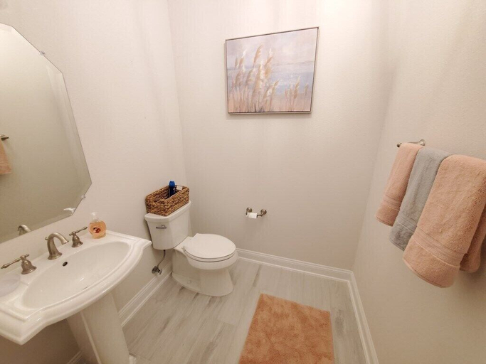 Bathroom 4, Beach Glass, Saint Johns