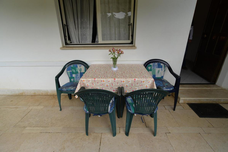 Others 4, Apartment 650, Labin