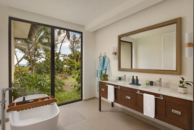 Bathroom 5, Six Senses La Sagesse