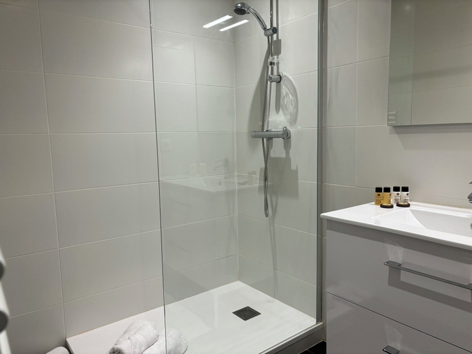 Bathroom, Le Bois d'Alice, Ain