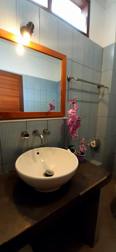 Bathroom 2, Medewi The Point, Jembrana