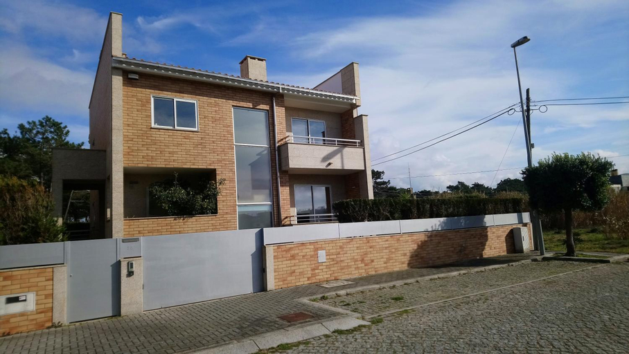 Beach House - Between Porto and Viana do Castelo, Esposende
