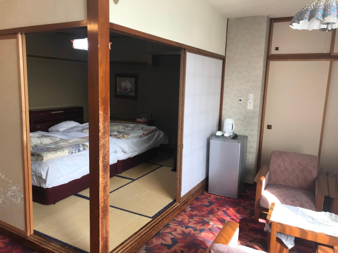 Others 2, Hotel New Kashiwa, Oyama