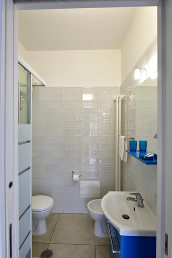 Bathroom 3, B&B Peonies, Napoli