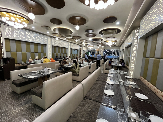 Food & Drinks 5, Hotel Grand Darshan Vadodara, Vadodara