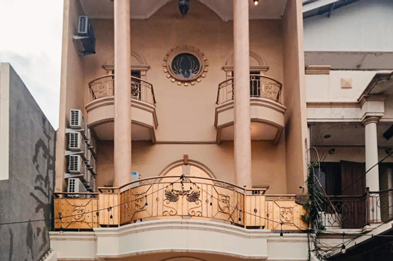 Exterior & Views 2, Makaliwe Mitra RedDoorz, West Jakarta