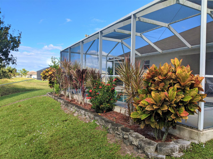 Others 4, Villa Luhna 3 Bed / 2 Bath Canalfront Heated Pool, Lee