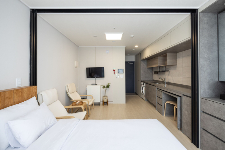 Bedroom 3, Grandbleu Hotel & Residence, Jung
