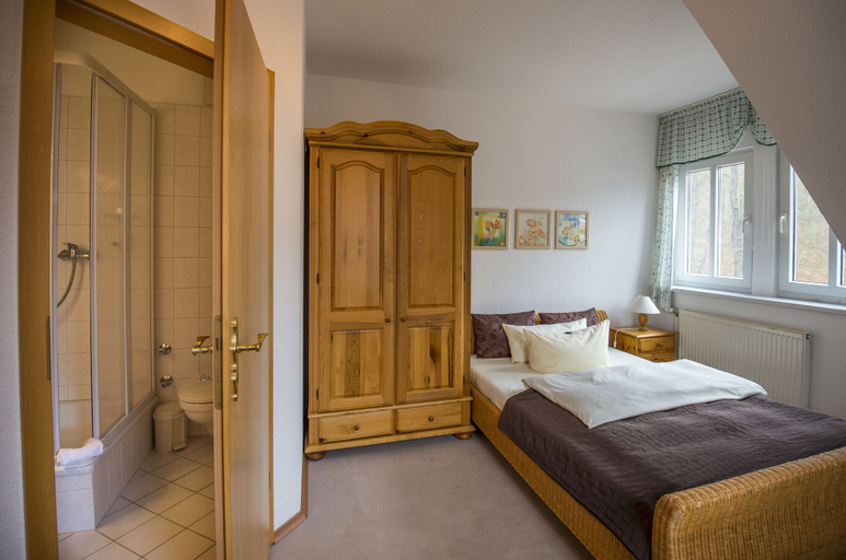 Bedroom 4, KURHOTEL Bad Suderode, Harz
