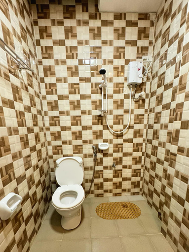 Bathroom, Elizabeth Hotel, Pili