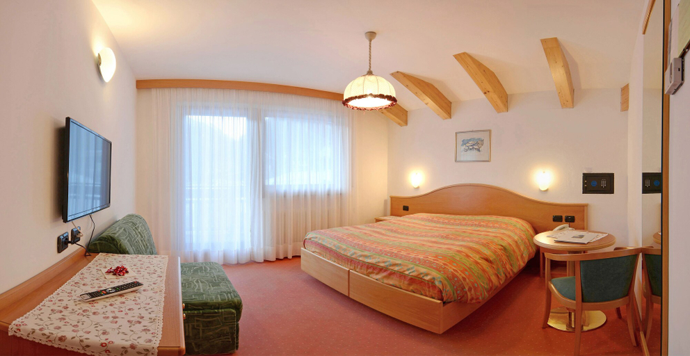 Bedroom 3, Dolomites Inn, Trento
