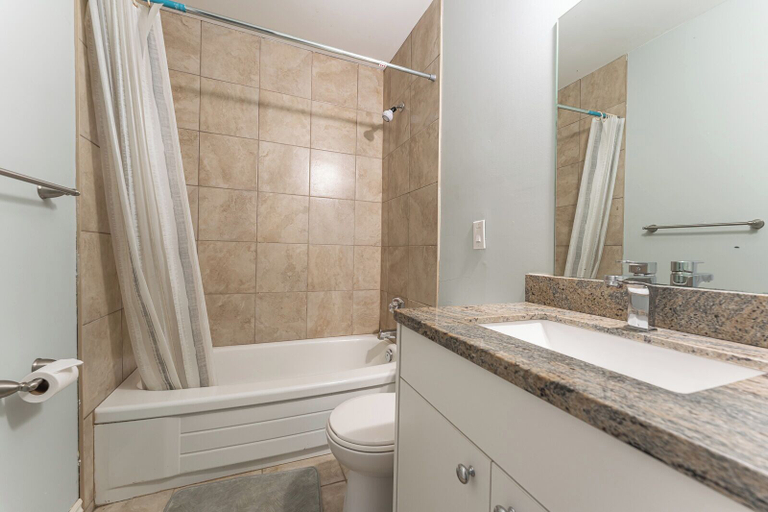 Bathroom 3, Twin Lakes Resort, Haliburton