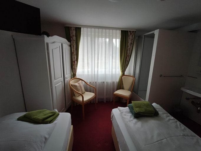 Bedroom 3, Room in Guest Room - Pension Forelle - Double Room 01, Rastatt