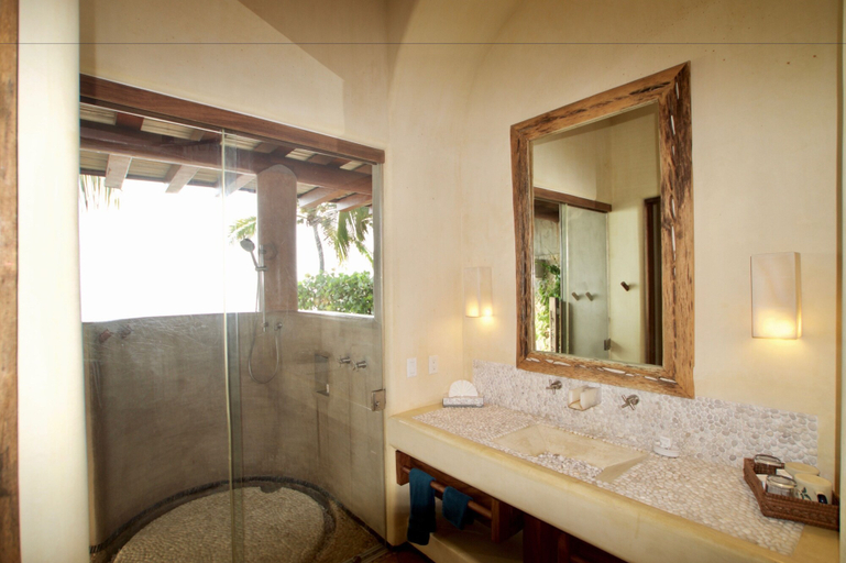 Bathroom 4, The Residences at Las Palmas, José Azueta
