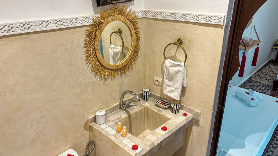 Bathroom 4, Riad Fleur De Sable, Marrakech