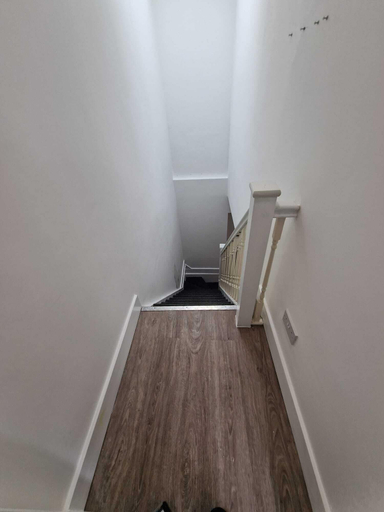 Others 4, Impeccable 1-bed Apartment in London, London