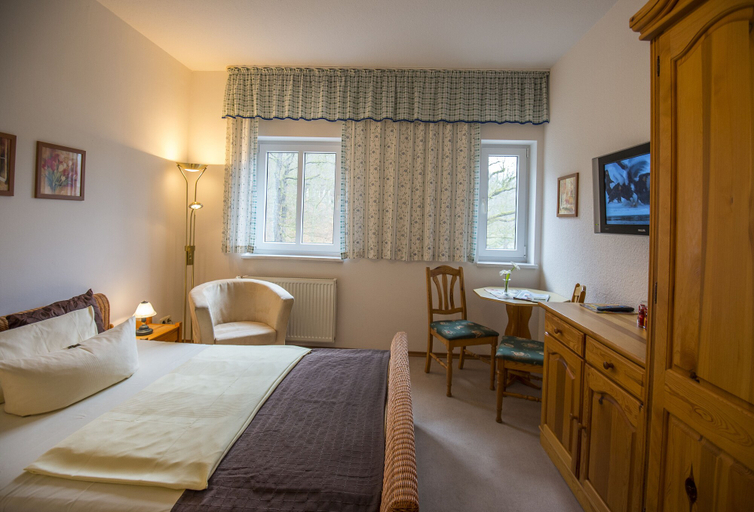 Bedroom 3, KURHOTEL Bad Suderode, Harz