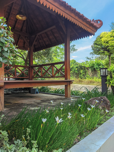 Exterior & Views 4, Sapphire Village Guesthouse, Banyumas
