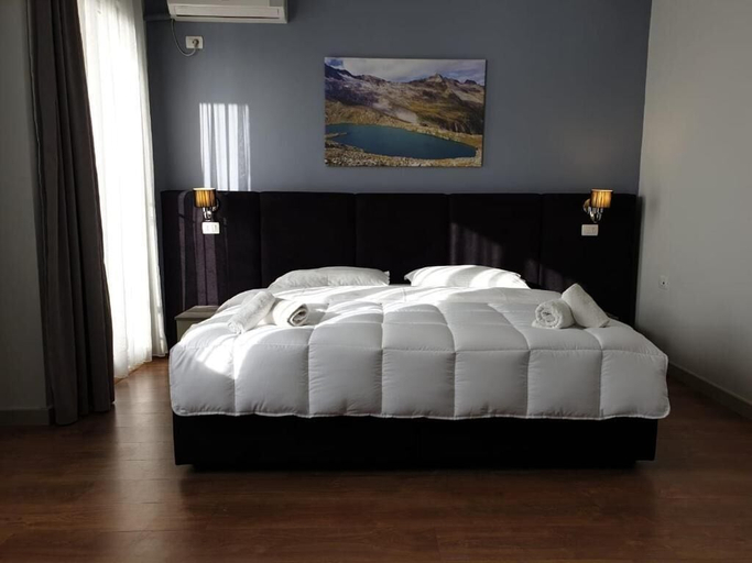 Bedroom 4, Perandor Beach Hotel, Durrësit