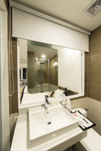 Bathroom 4, Gem House's, Nha Trang