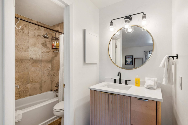 Bathroom 4, Woodbridge 34C, Pitkin