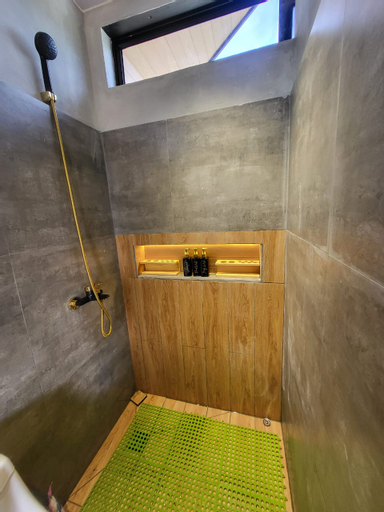 Bathroom 7