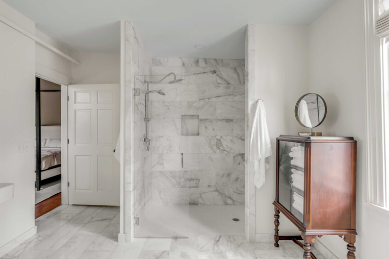Bathroom 3, Circa 1785, Beaufort