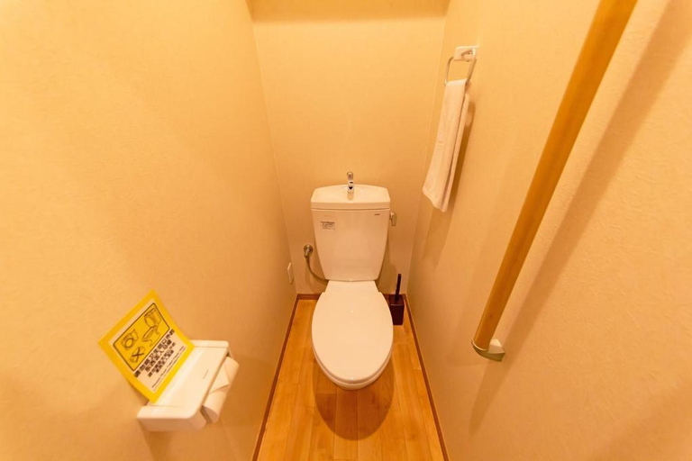 Bathroom 3, Backyard Fox, Kyoto