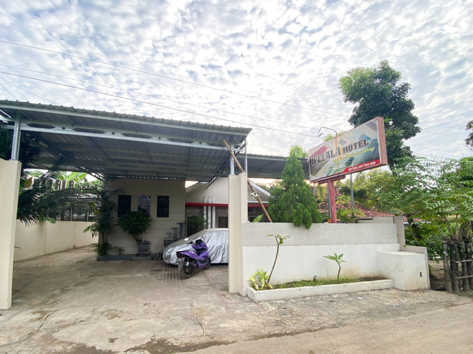 Exterior & Views 2, RedDoorz near Pantai Idola Banyutowo Hotel D'LLALA, Pati
