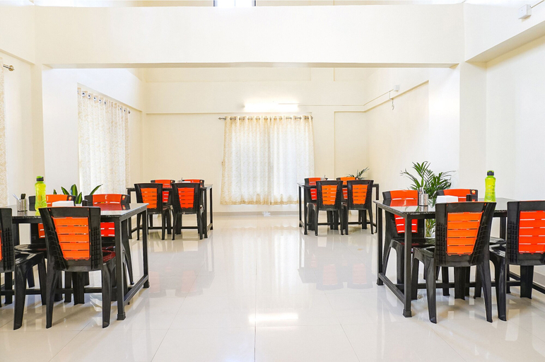 Food & Drinks 4, Fabhotel Majestic Luxurious, Pune