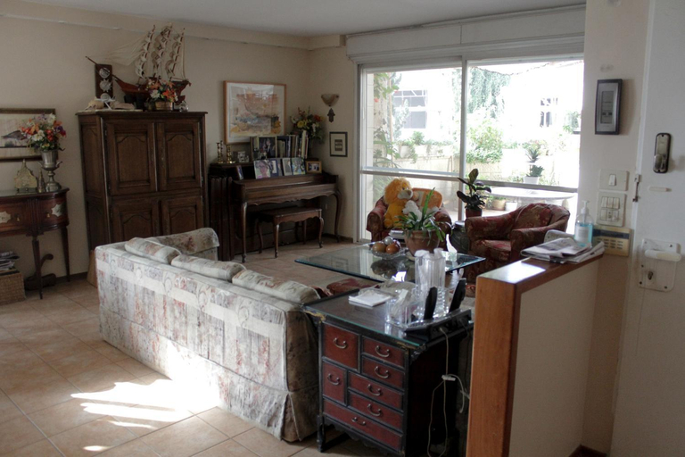 Others 3, Dorraine's Jerusalem Bed & Breakfast