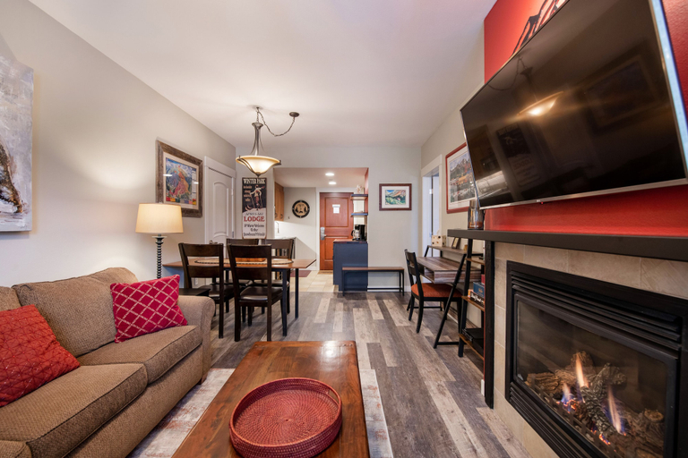 Living area 5, Premium Unit 4373- Fraser Crossing/founders Pointe 1 Bedroom Condo, Grand