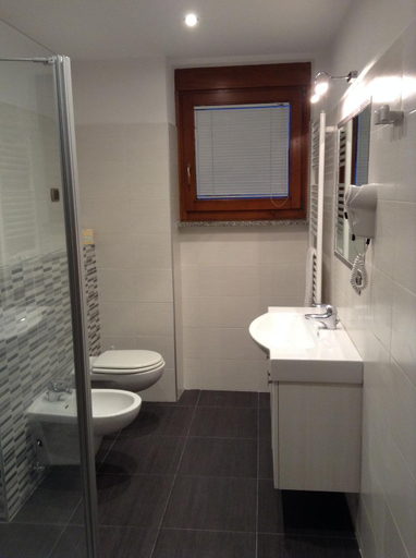 Bathroom 3, Residence Cima Tosa, Trento