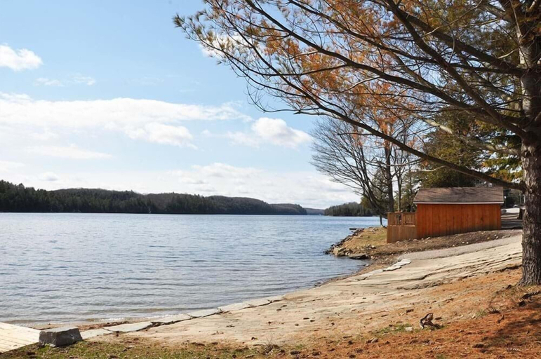 Others 4, Twin Lakes Resort, Haliburton