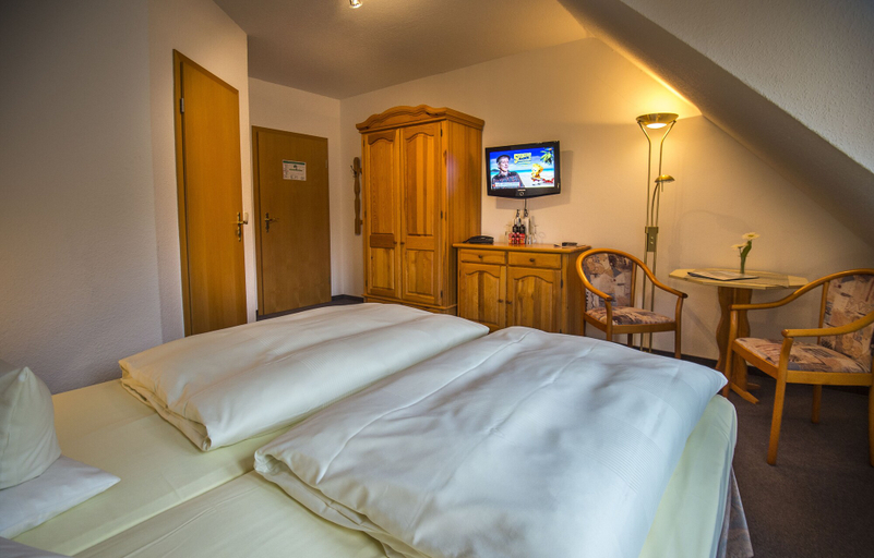 Bedroom 4, KURHOTEL Bad Suderode, Harz