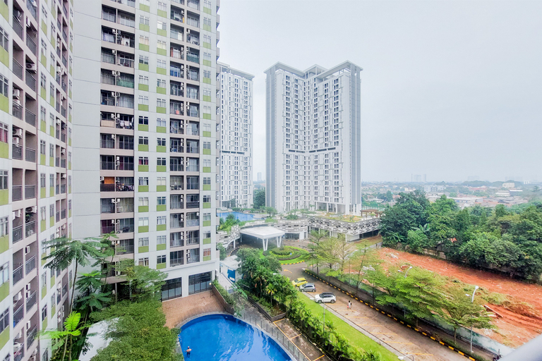 Exterior & Views 3, Modern Look 2BR at Serpong Greenview Apartment By Travelio, Tangerang Selatan
