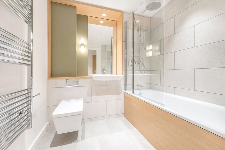 Bathroom 4, Lovely 1-bed Apartment in London, London