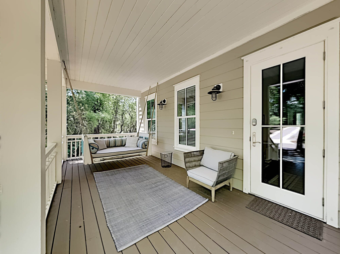 Terrace/patio, Tofino by Southern Vacation Rentals, Walton
