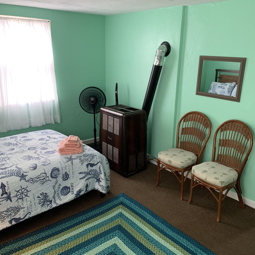 Room 4, Break Side Studio #5 Apts by RedAwning, Norfolk