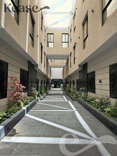 Others 4, Kease Malqa B5-6 Royal Touch XZ43, Riyadh