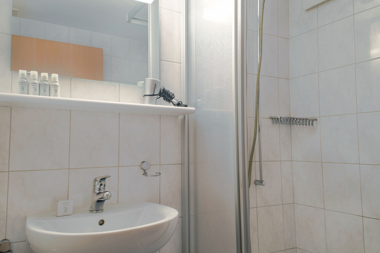 Bathroom 3, Good Value Apartments by MX Zermatt, Visp