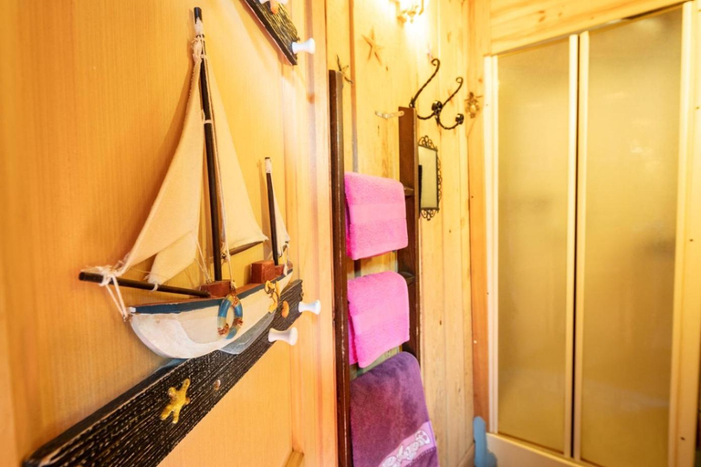 Bathroom 3, Le Portel des Arnaud Chambres d'Hotes, Gard
