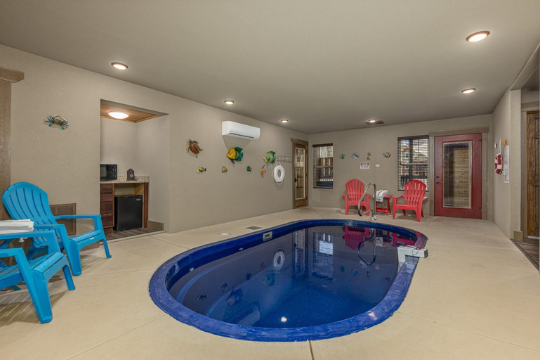 Sport & Beauty 2, Wet and Wild cabin, Sevier