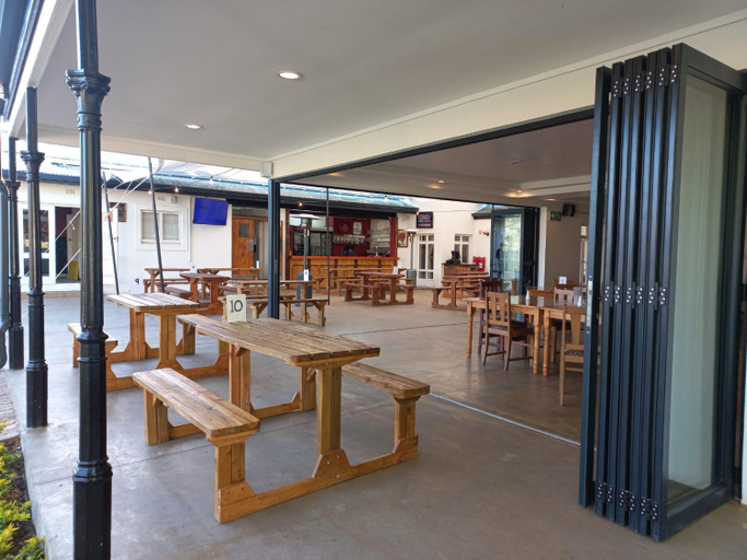 Food & Drinks, Samoa Hotel, West Coast