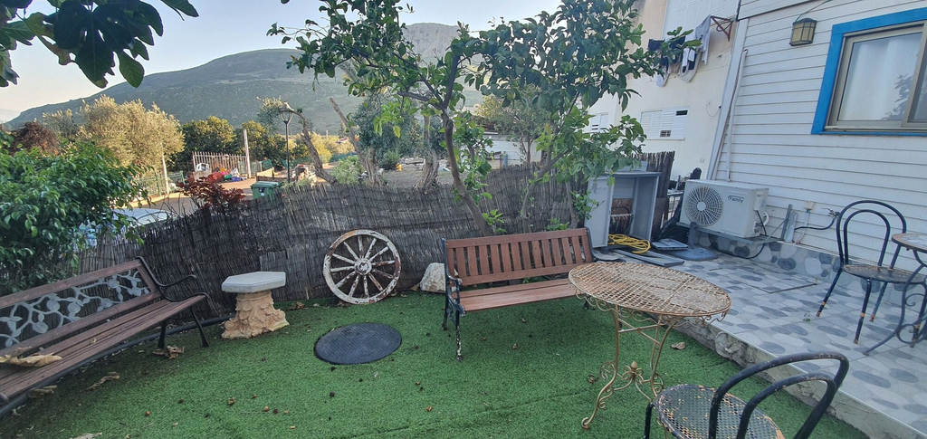Terrace/patio 2, The Lake House