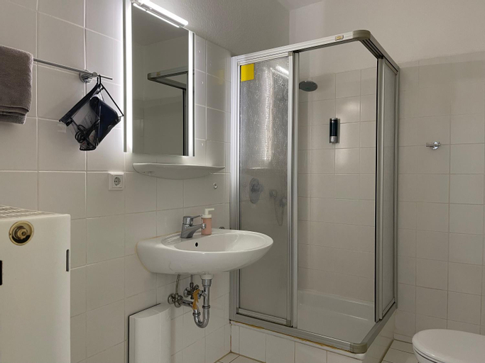 Bathroom 13