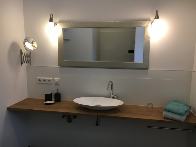 Bathroom 2, B&B Boerderij De Vaete - Duurzaam genieten in de zak van Zuid-Beveland, Borsele