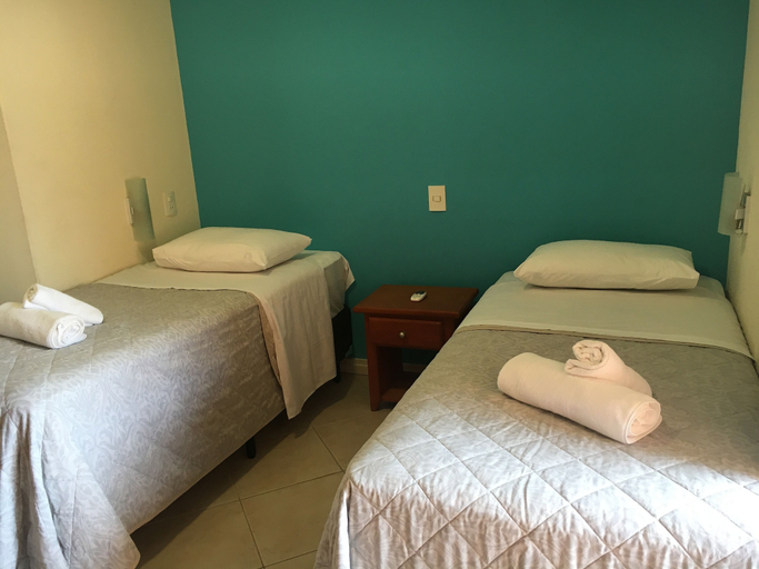 Room 3, Costa Allegra Ingleses Residence, Florianopolis