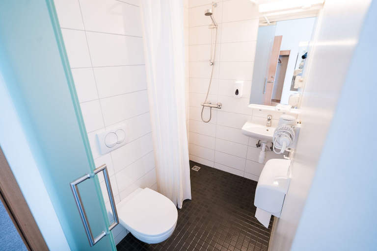 Bathroom 4, Skulagardur, Kelduneshreppur